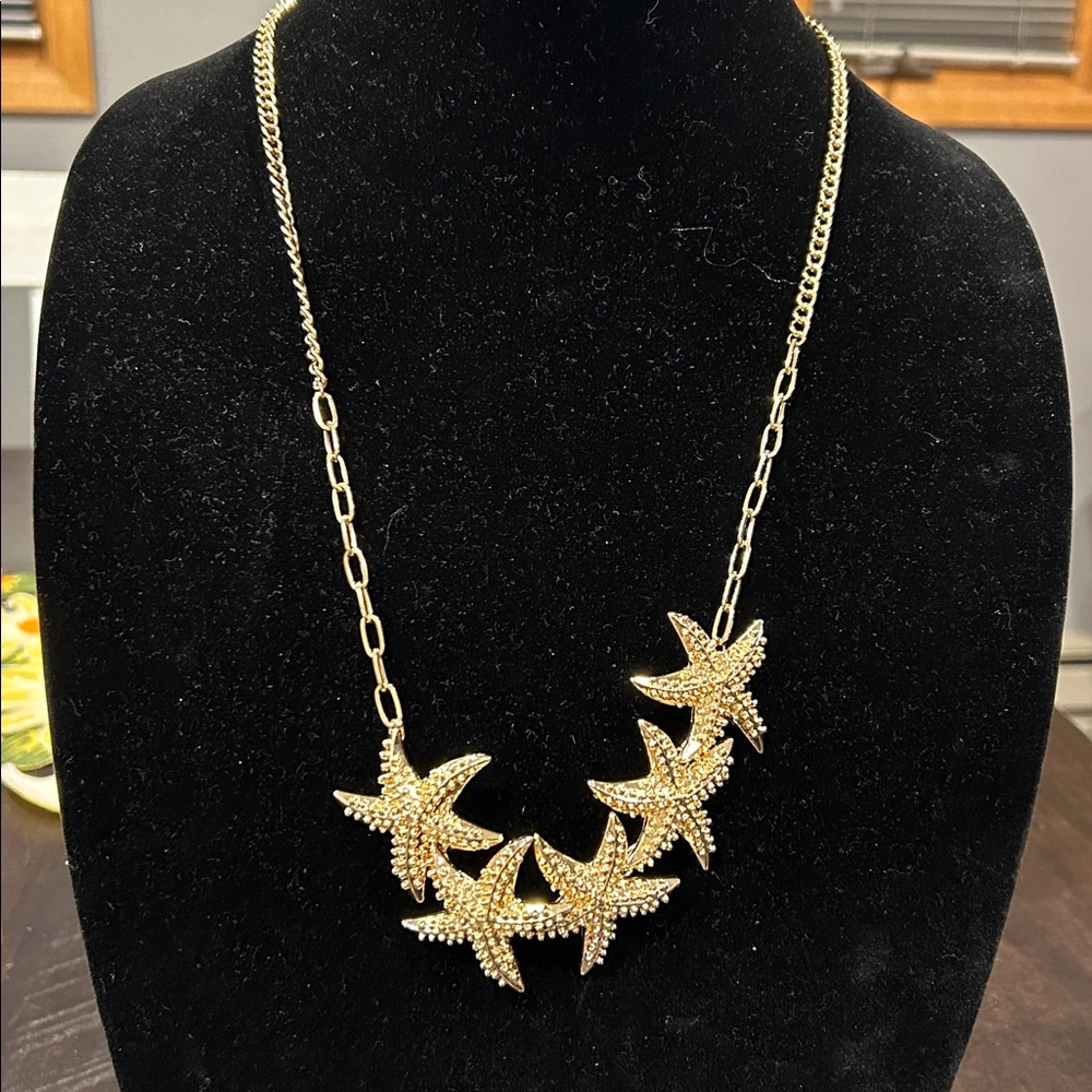 Pretty Little Thing Gold Starfish Necklace